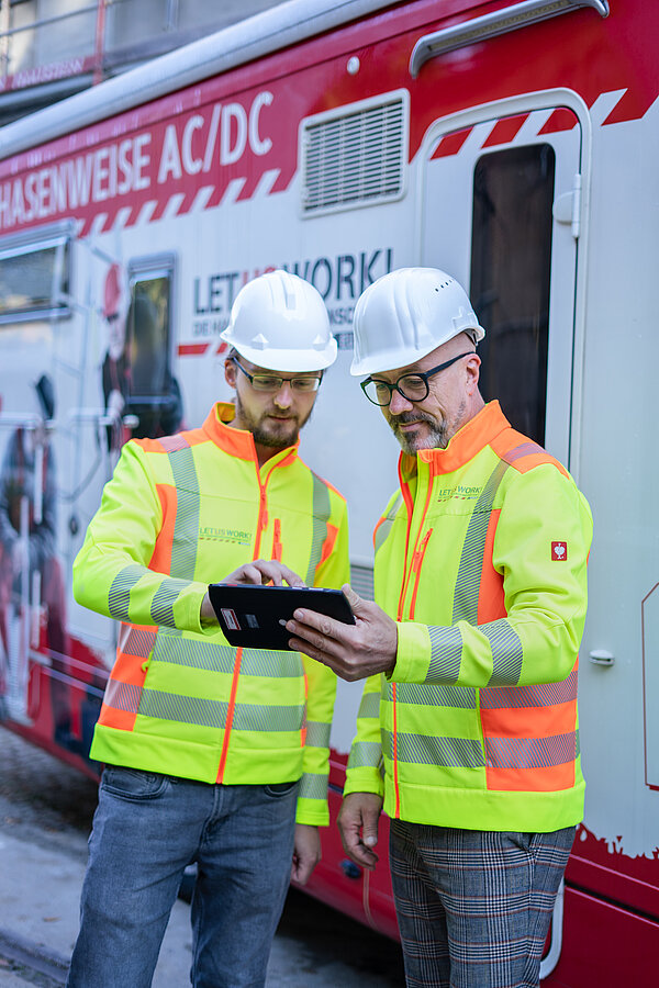 Let Us Work europe Mitarbeiter